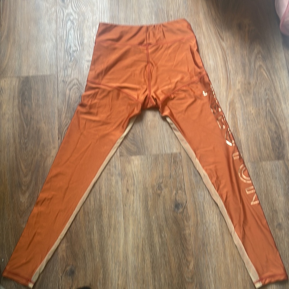 RARE HTF Peloton Leggings Jess King Edition Playfull Size L - Picture 6 of 8